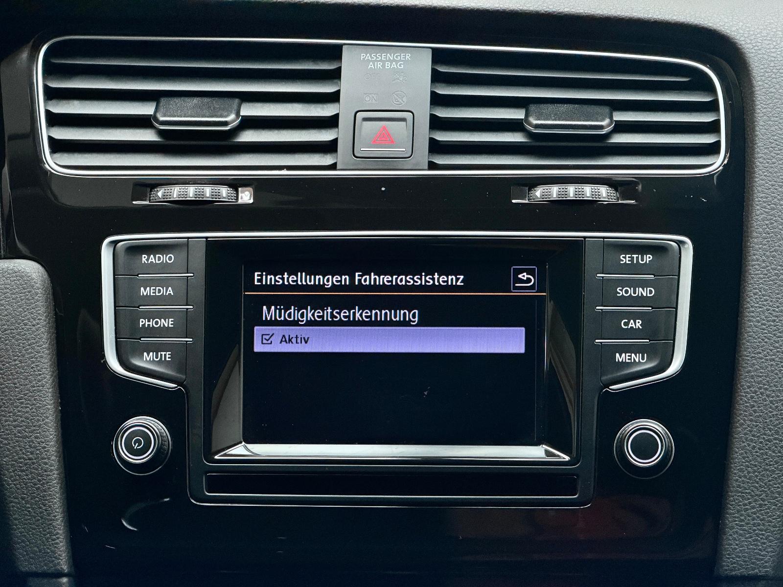 Volkswagen Golf 7 VII Lim. 1.2 TSI BMT CUP Standheizung/1.H