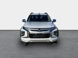 Mitsubishi L200 Intro Edition Doppelkabine 4WD LED ACC Mehr - Mitsubishi L200 mit 5 Türen