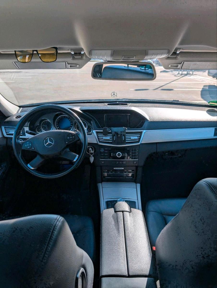 Mercedes-Benz E220 2012 — photo 11