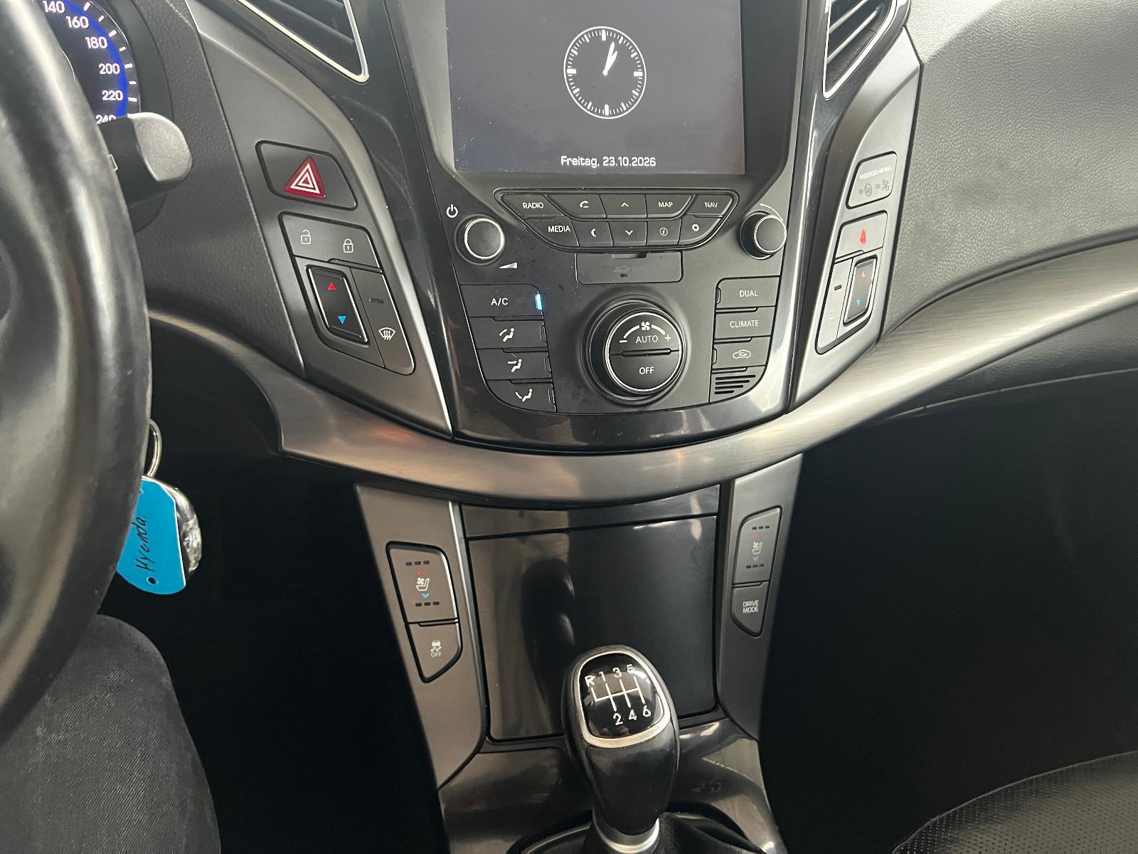 Hyundai i40 2015 — photo 12