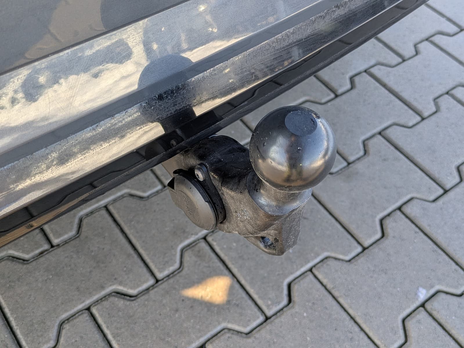 Fahrzeugabbildung Volkswagen Touran 2.0 DSG R-Line High BLACK Pano 7Si IQ AHK