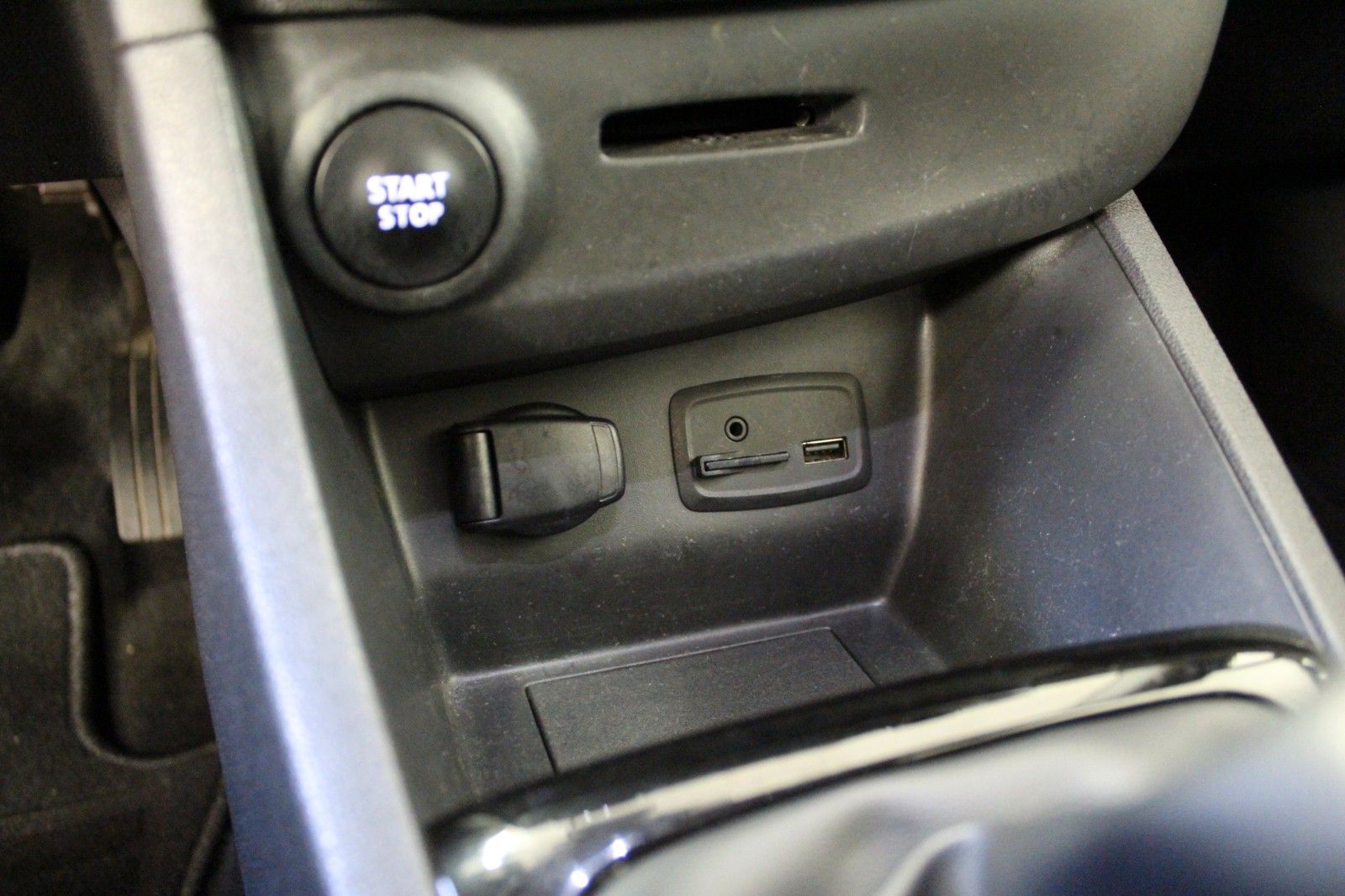 Fahrzeugabbildung Renault Clio TCe 90 Intens*Navi*Klima*PDC*