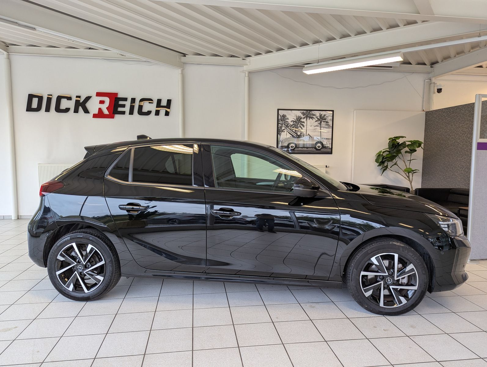 Fahrzeugabbildung Opel Corsa 1.2 GS IntelliLux Tech1-Komfort-Paket Cam