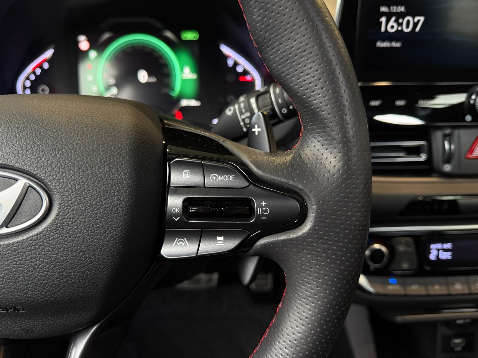 Fahrzeugabbildung Hyundai i30 N Line Mild-Hybrid PANO LED NAVI
