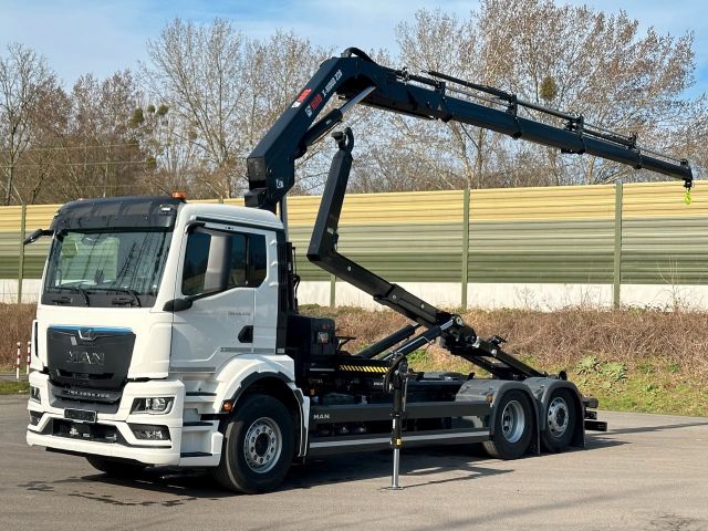 MAN TGS 26.470 6x2 Abrollkipper + Kran Hiab 228-4