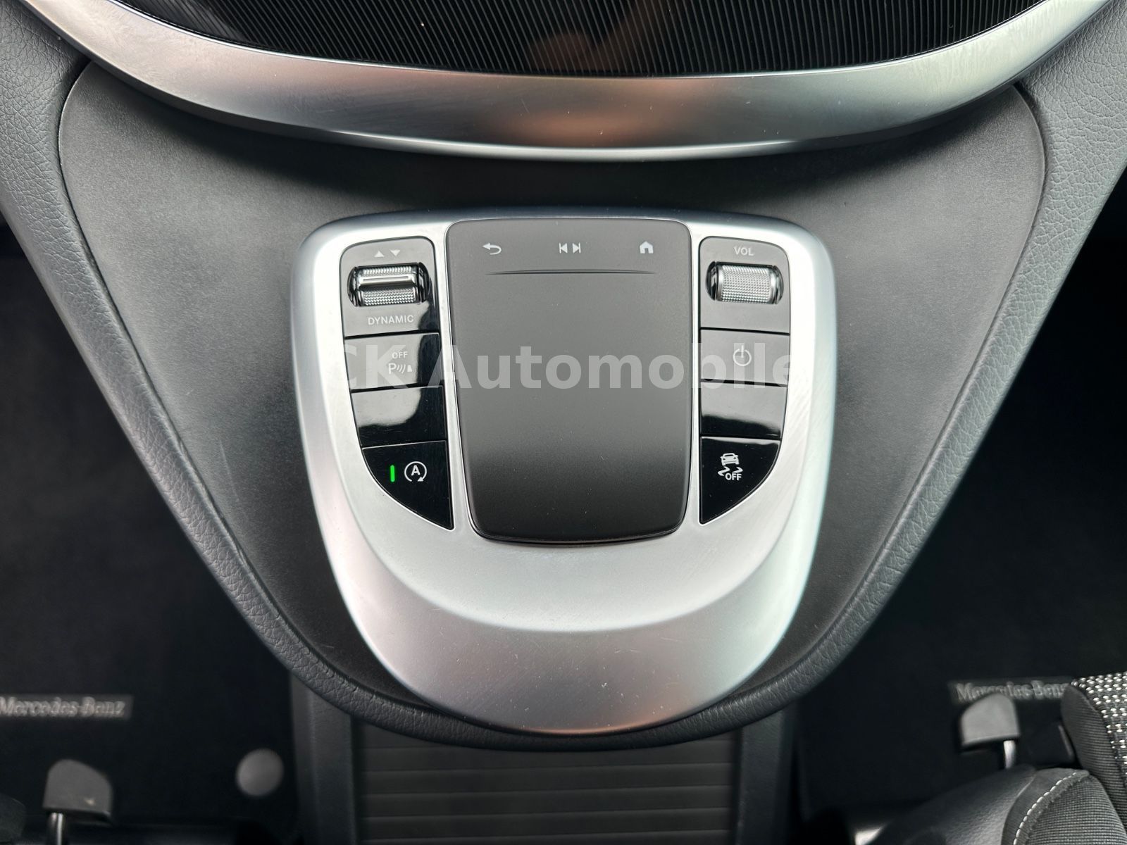 Fahrzeugabbildung Mercedes-Benz V 250d Edition 4MATIC Kompakt AMG-Line / 6 Sitze