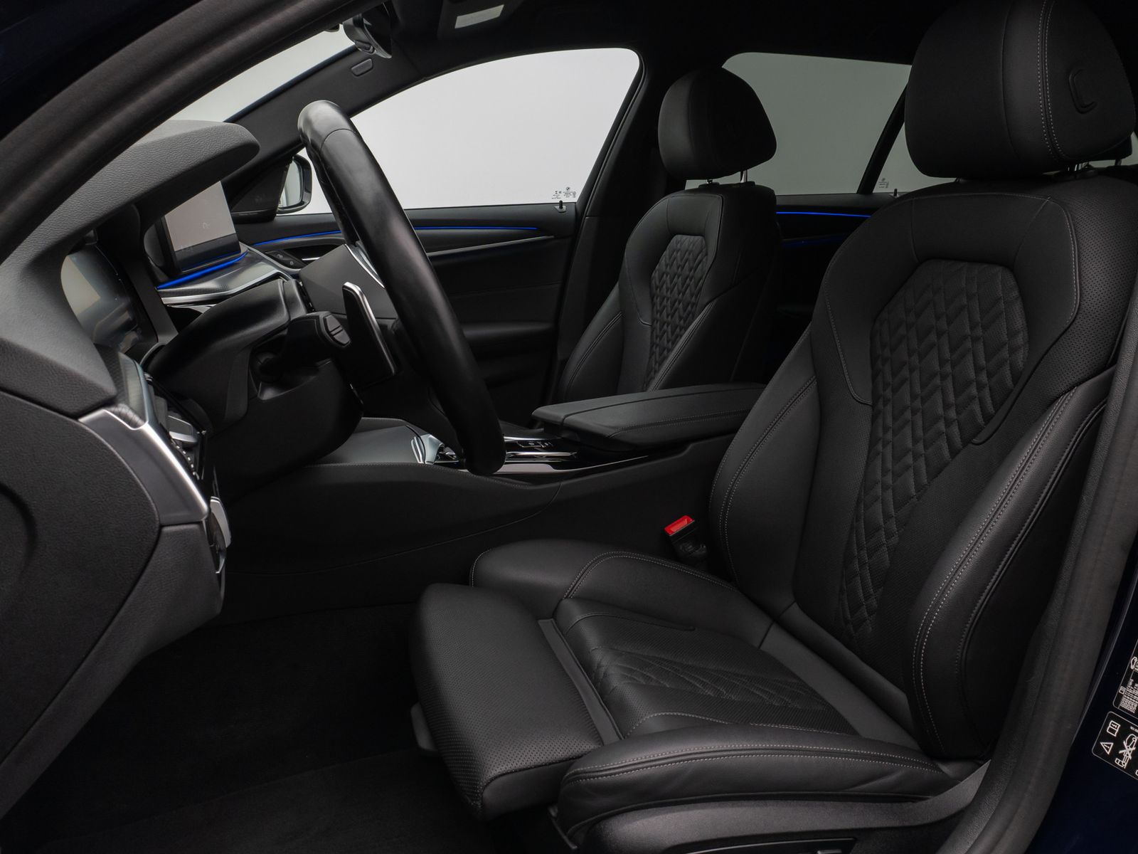 Fahrzeugabbildung BMW 530d xD M Sport Laser HUD DAB H/K ACC AHK Komfor