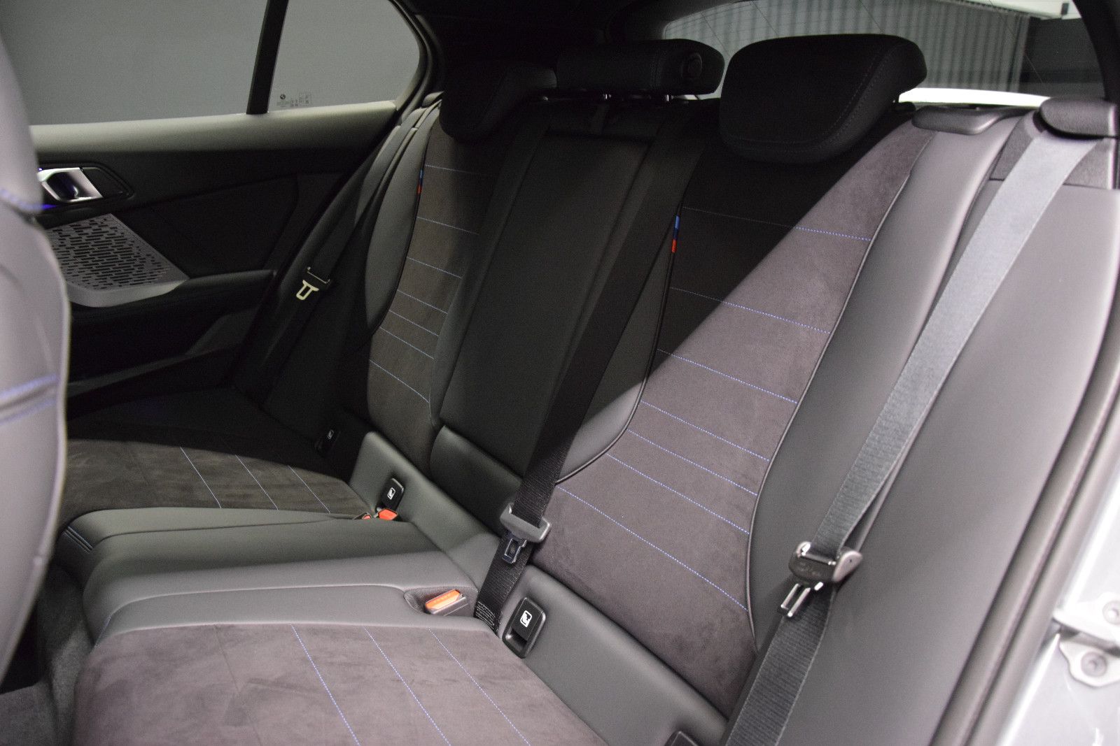 Fahrzeugabbildung BMW 120i M Sport Panorama Alcantara AHK Kamera DSC