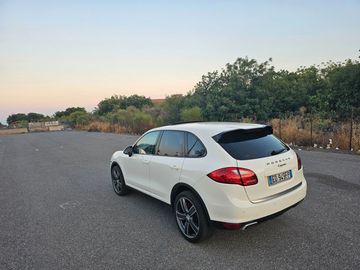 Porsche Cayenne - 3