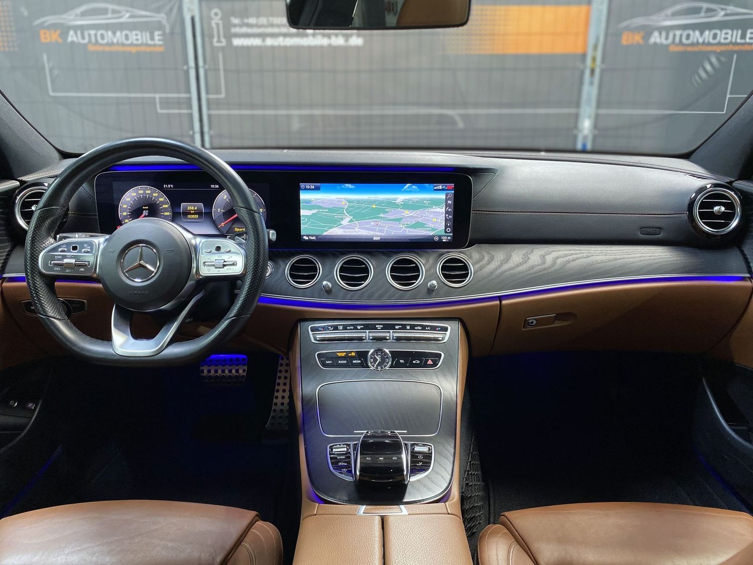 Fahrzeugabbildung Mercedes-Benz E 400 4M AMG Night#Luft#Digi#Pano#Distr.#Burmest