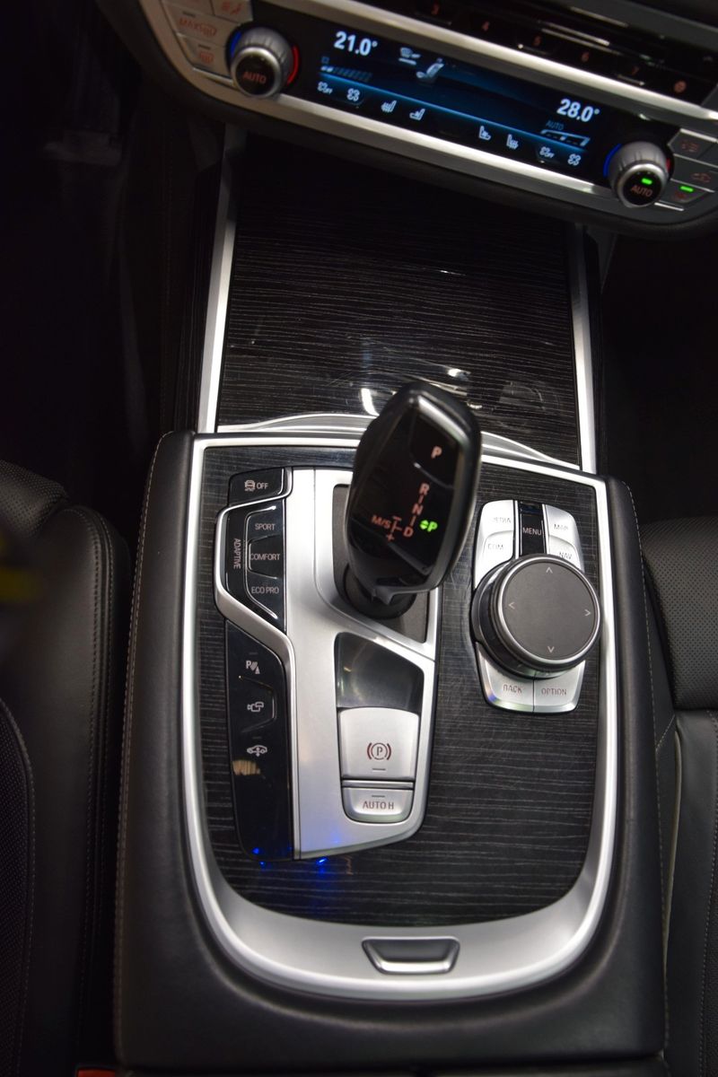Fahrzeugabbildung BMW 750 d xDrive HuD Leder ACC Massage H&k Laser Kam