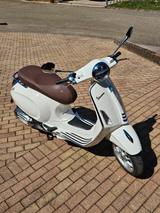 Vespa Primavera 50 iGet 4T / weiß - VESPA PRIMAVERA 50 4T