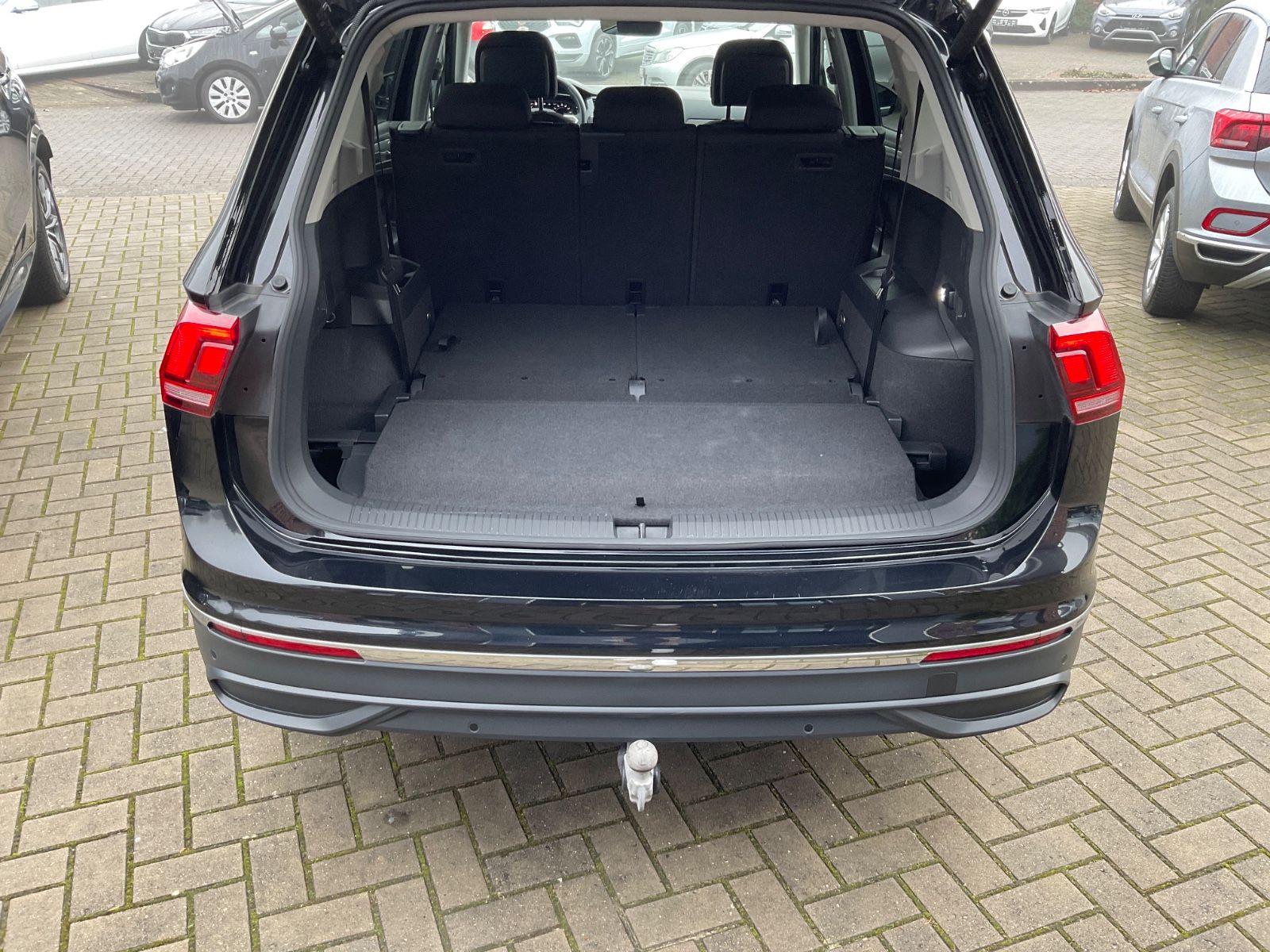 Fahrzeugabbildung Volkswagen Tiguan Allspace 2.0 TDI DSG 4M,AHK,ACC,Kamera