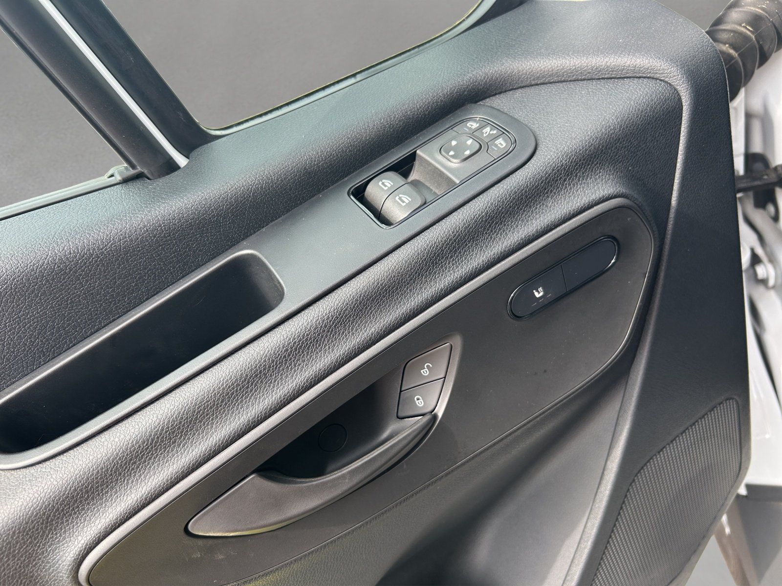 Fahrzeugabbildung Mercedes-Benz Sprinter 317 CDI Kasten PRO L2H2 NAVI AHK