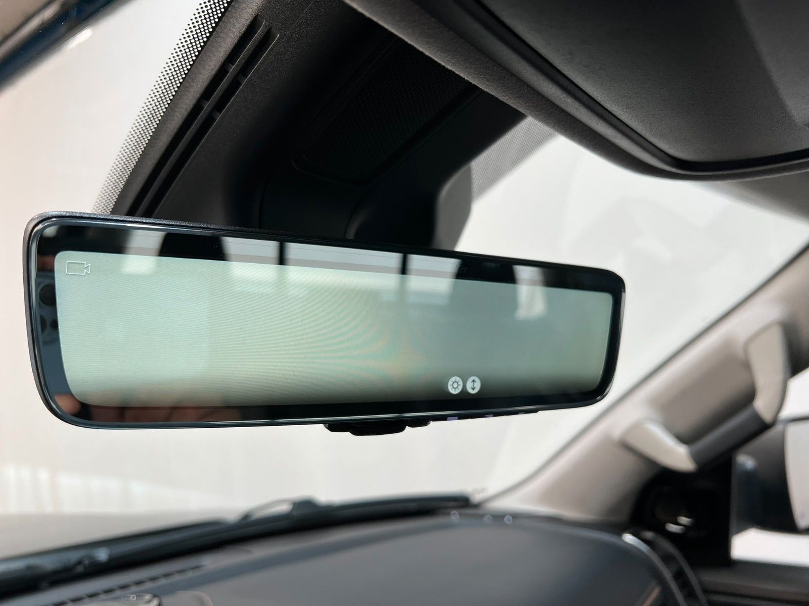 Fahrzeugabbildung Dodge RAM 1500 TUNGSTEN CREW CAB H/O Black Interieur