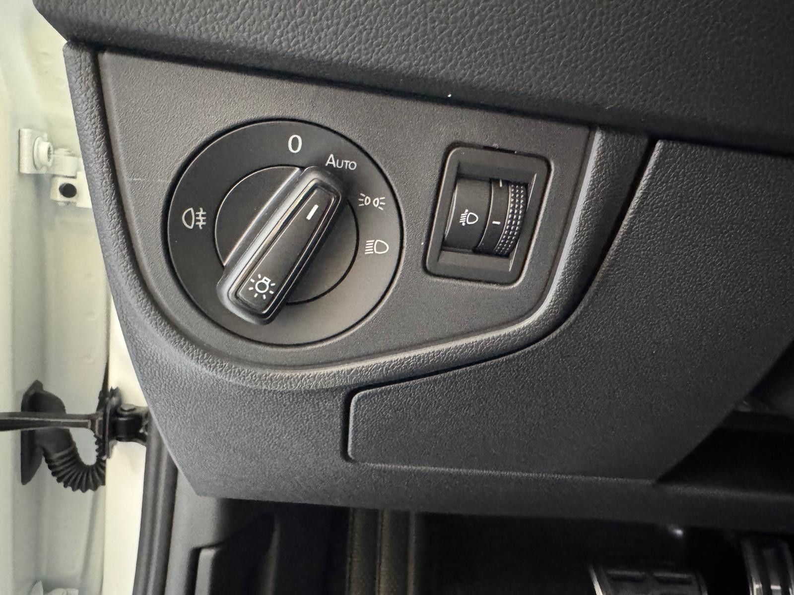 Fahrzeugabbildung Volkswagen Taigo Goal /1.HAND/WENIG KM/GARANTIE/CARPLAY