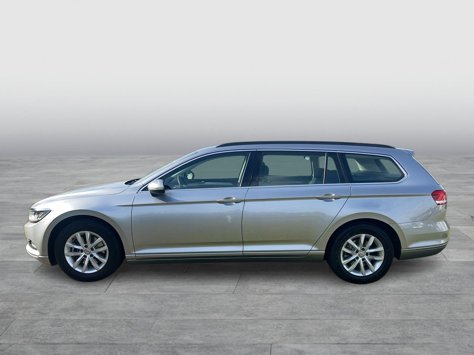 Fahrzeugabbildung Volkswagen Passat Variant TSI Comfortline BMT LED Navi ACC