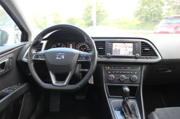 Fahrzeugabbildung SEAT Leon 2.0 TDI ST FR Navi Pano LED