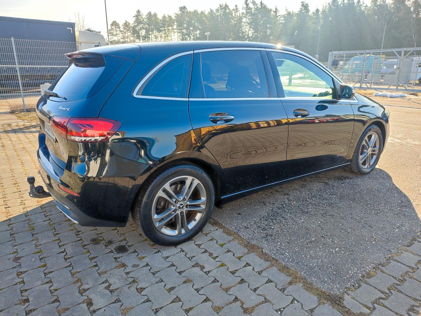 Mercedes-Benz B 220 4Matic PANO/NAVI/LED/KAMERA/AHK/SHZ/TOP!!