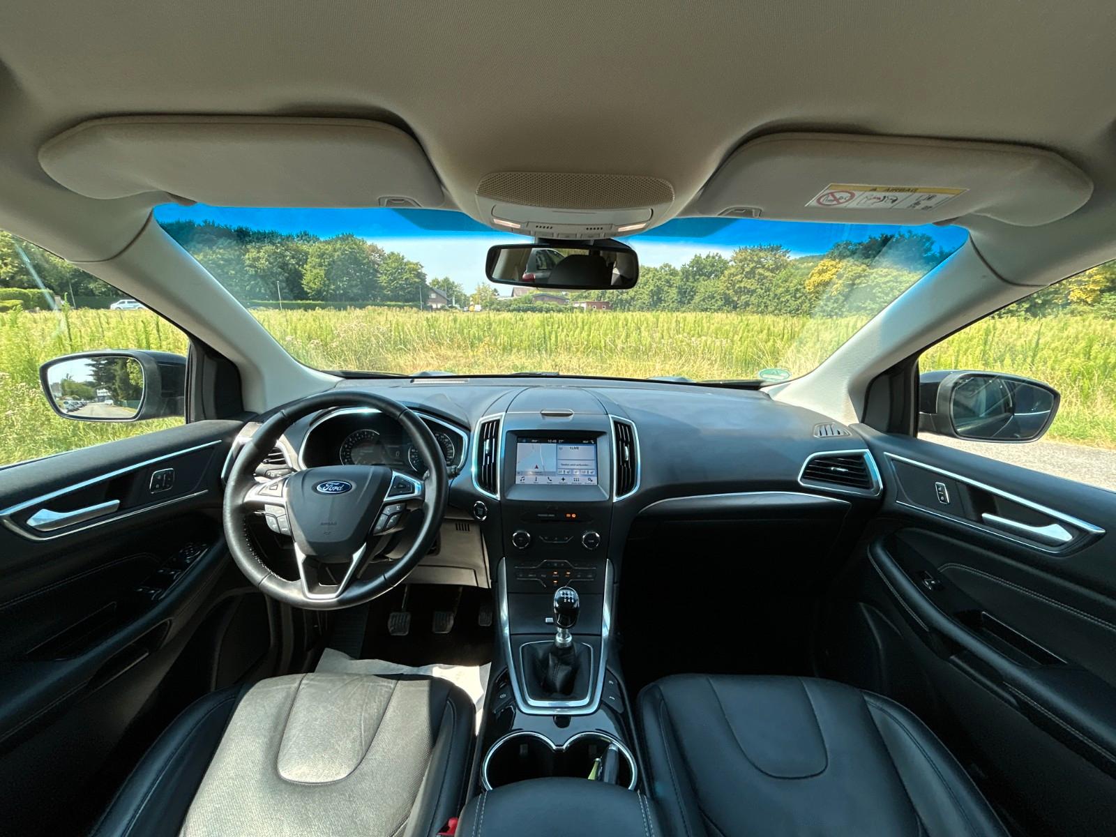 Ford Edge Titanium 2.0 TDCi 4x4 Navi Klimaauto. Leder