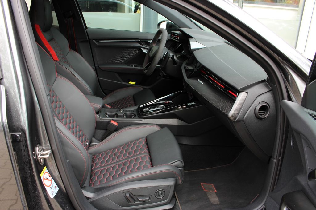 AUDI RS3 Sportback/RS DYNAMIK/ SONOS/ KOMFORT PRO AUDI RS3 Sportback/RS DYNAMIK/ SONOS/ KOMFORT PRO