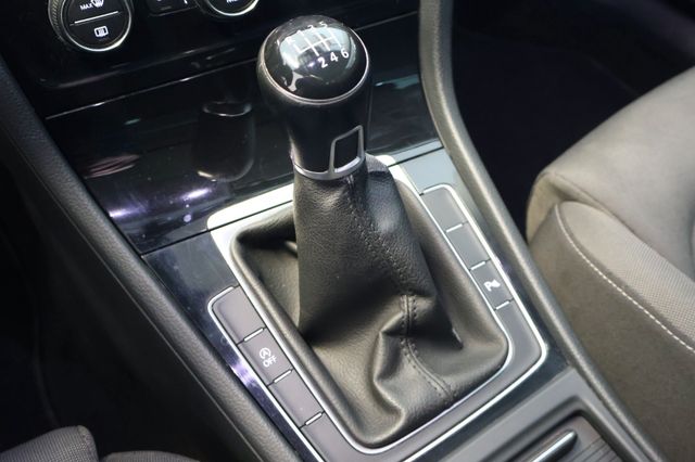 Volkswagen Golf VII Variant Highline LED Navi PanoSchiebe.