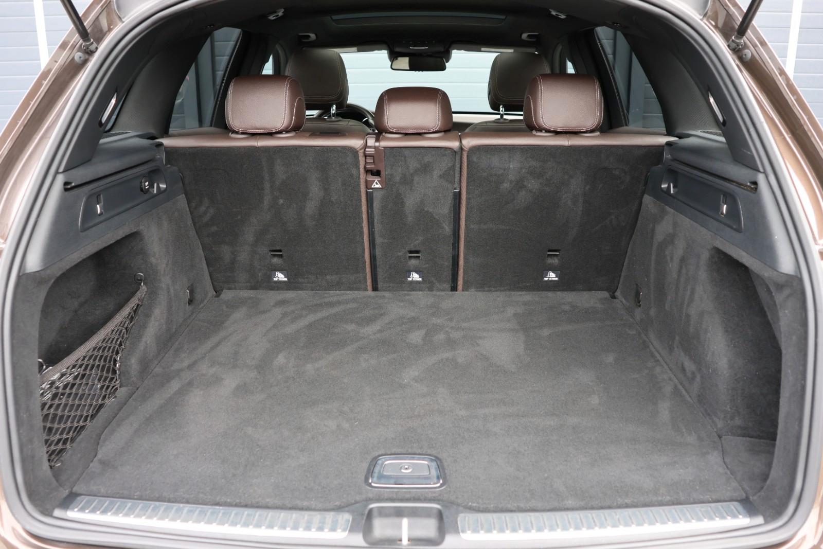 Mercedes-Benz GLC 300 4MATIC/ACC/Burmester/PANO/SHZ/TTW/KAMERA