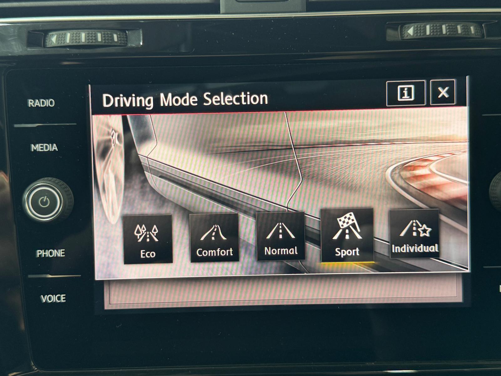 Volkswagen Golf GTI Performance Virtual/PANO/Matrix/SZH/ACC