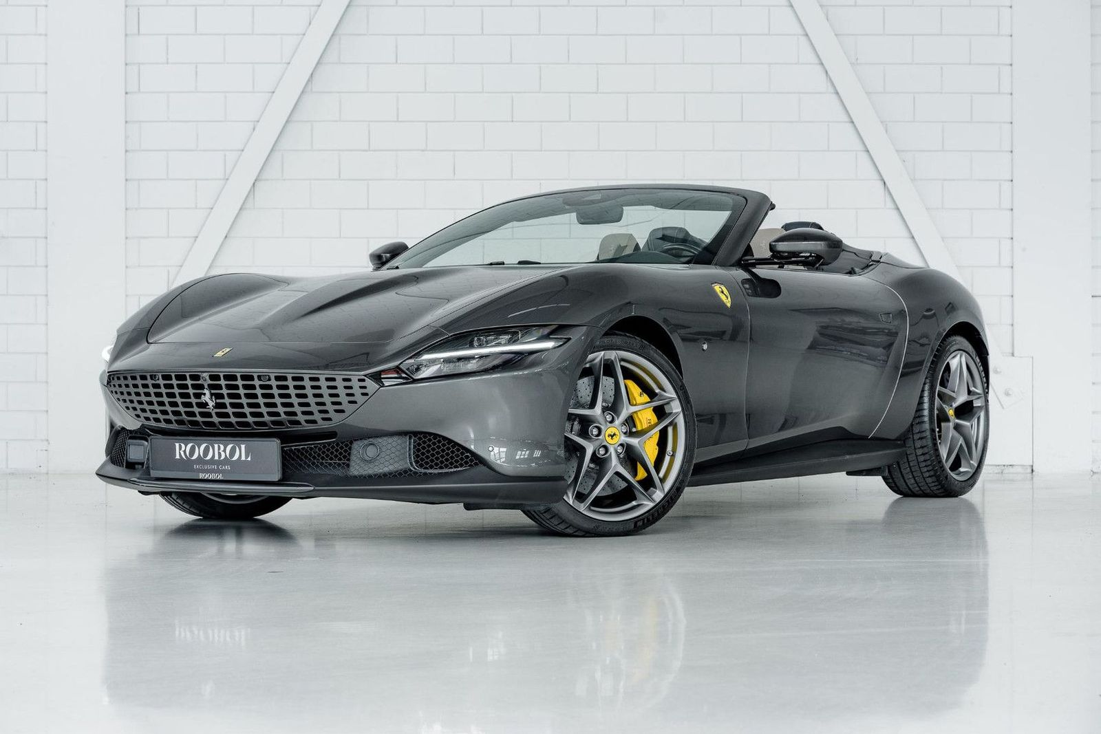 Ferrari Roma Spider l Canna di Fucile l Scuderia Shields