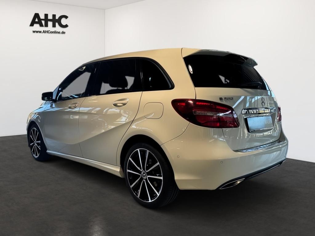 Fahrzeugabbildung Mercedes-Benz B 200 Night Navi SHZ LED KAM Totwink. RDK