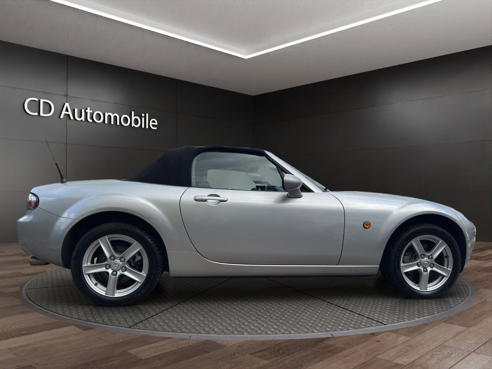 Fahrzeugabbildung Mazda MX-5 1.8 Energy CABRIO/TÜV AU NEU/SERVICE NEU
