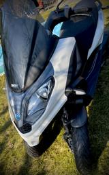 Piaggio MP3 300 HPE mit PKW-Führerschein fahrbar  - PIAGGIO MP3