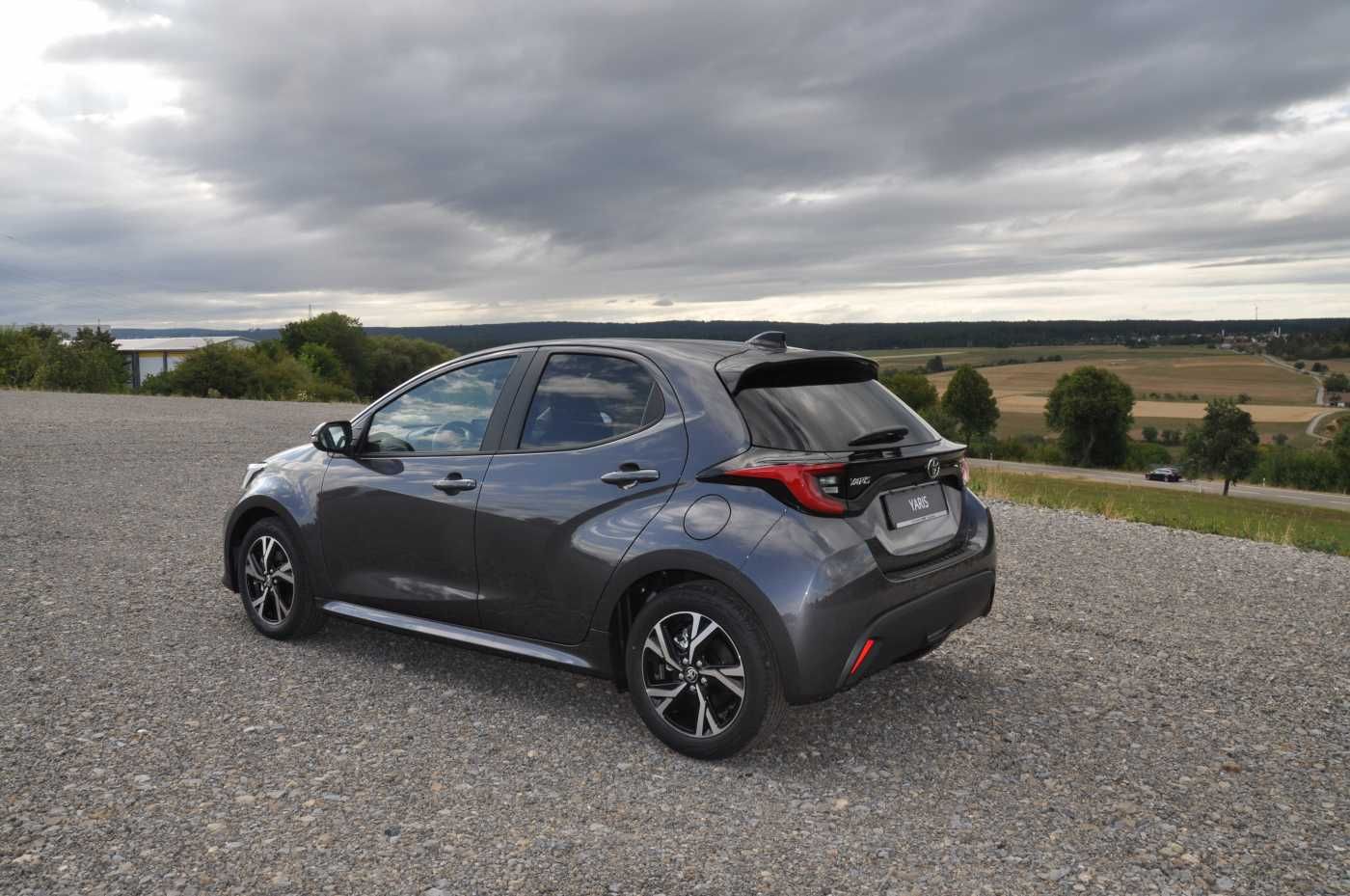Toyota Yaris Hybrid 5-Türer 116 1.5 VVT-i Teamplayer imagem 3