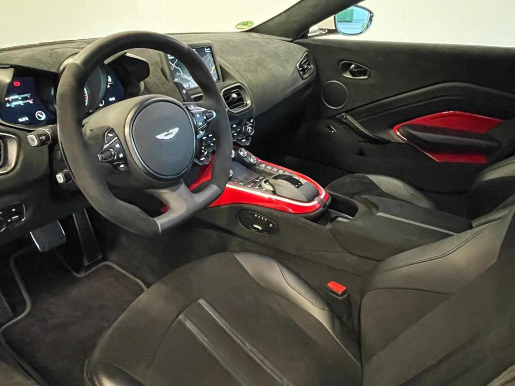 Aston Martin V8 Vantage