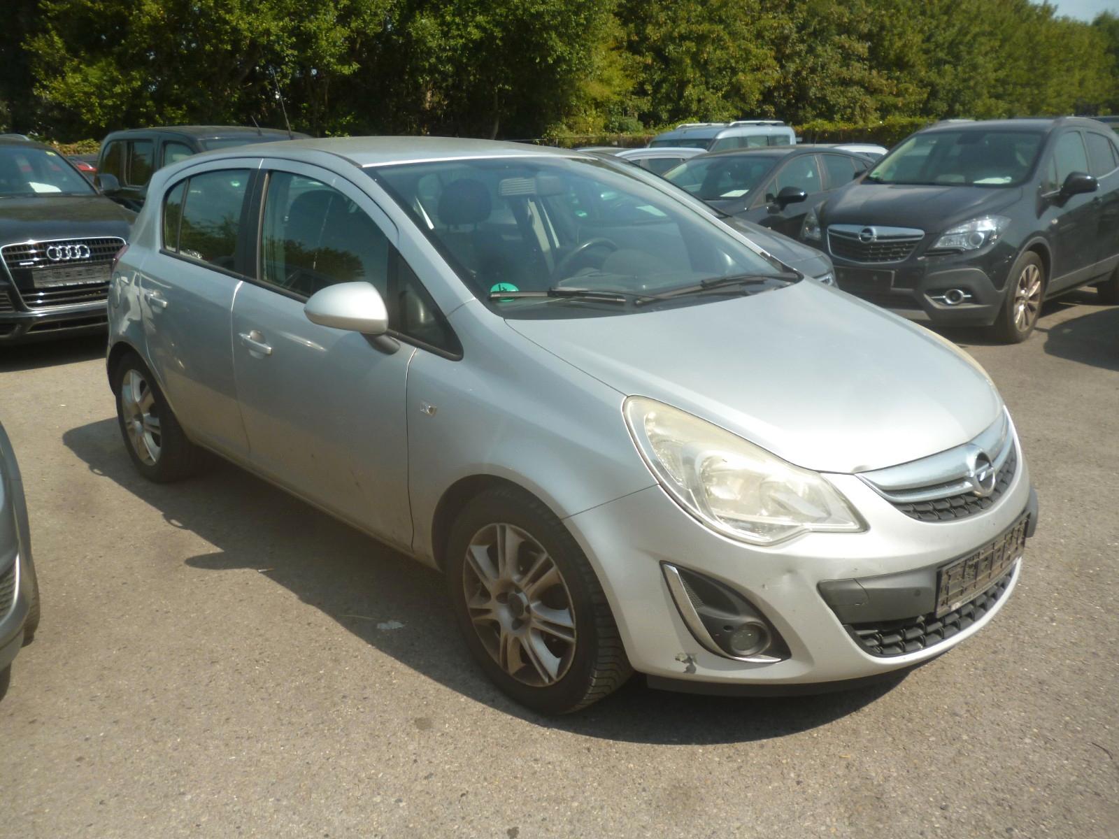 Opel Corsa D Satellite