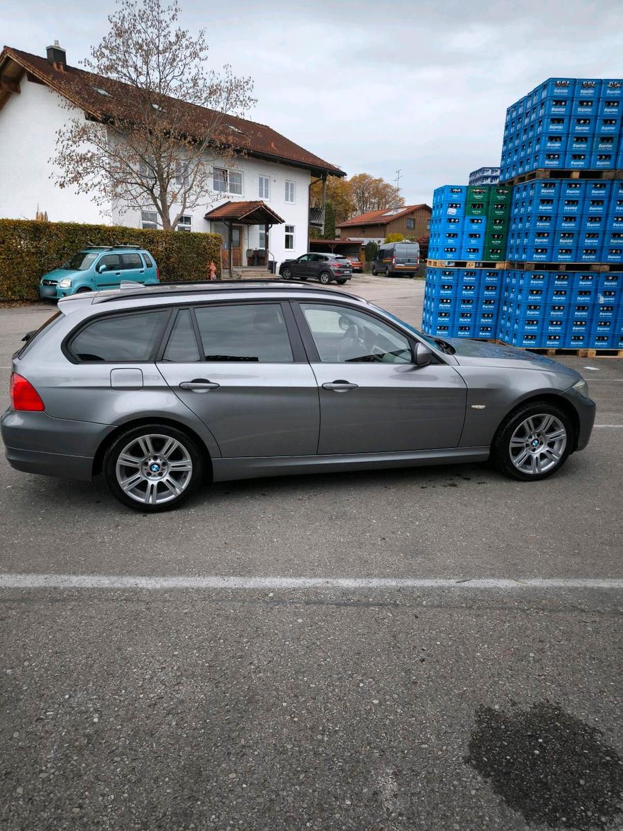 BMW 318 2011 — photo 6