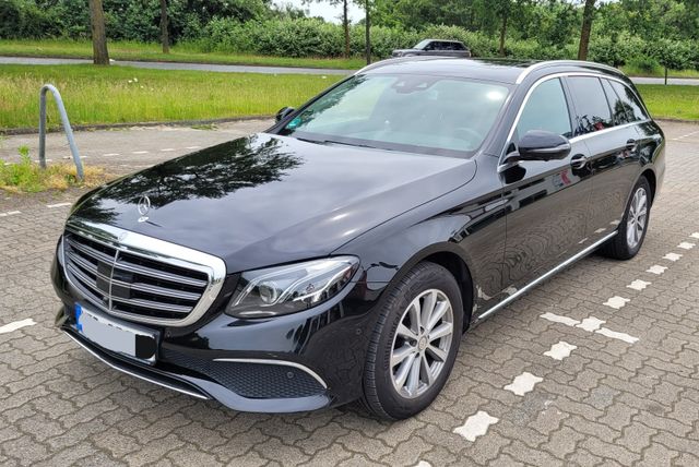 MERCEDES-BENZ E220d Standheizg HeadUp AHK Vollleder Garantie