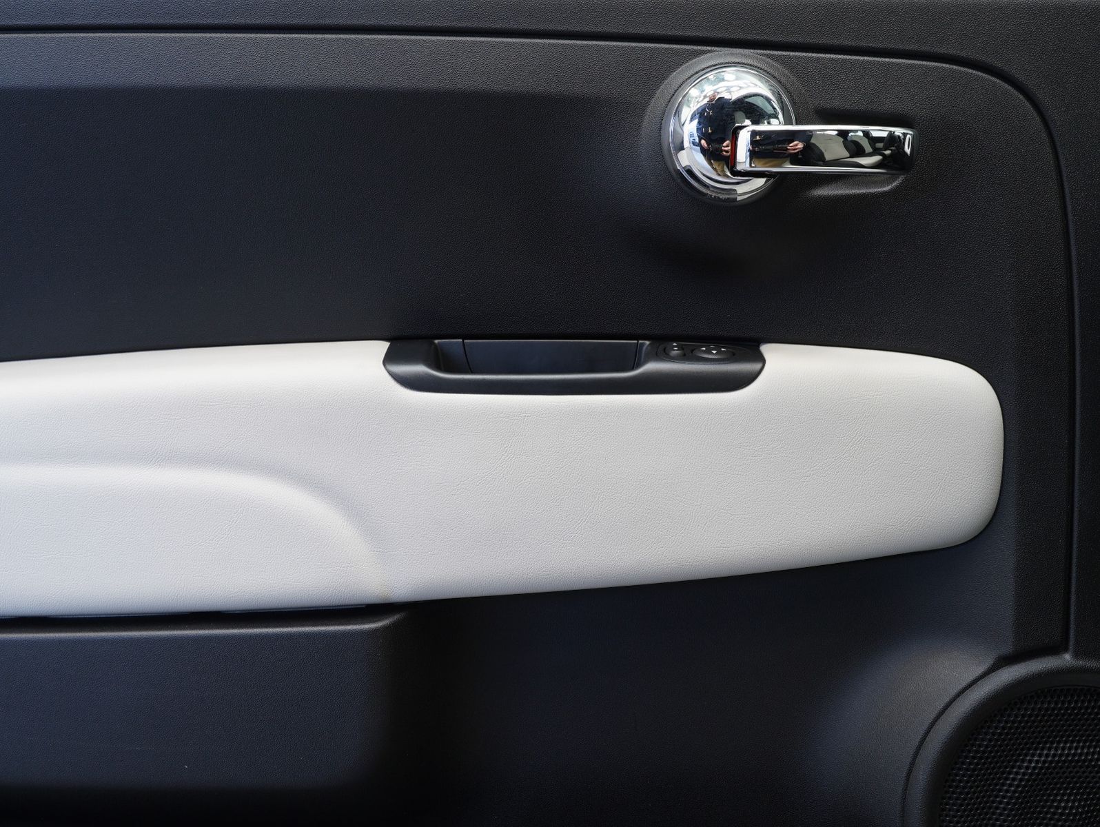 Fahrzeugabbildung Fiat 500 1.0 Mild Hybrid Dolcevita PANORAMA