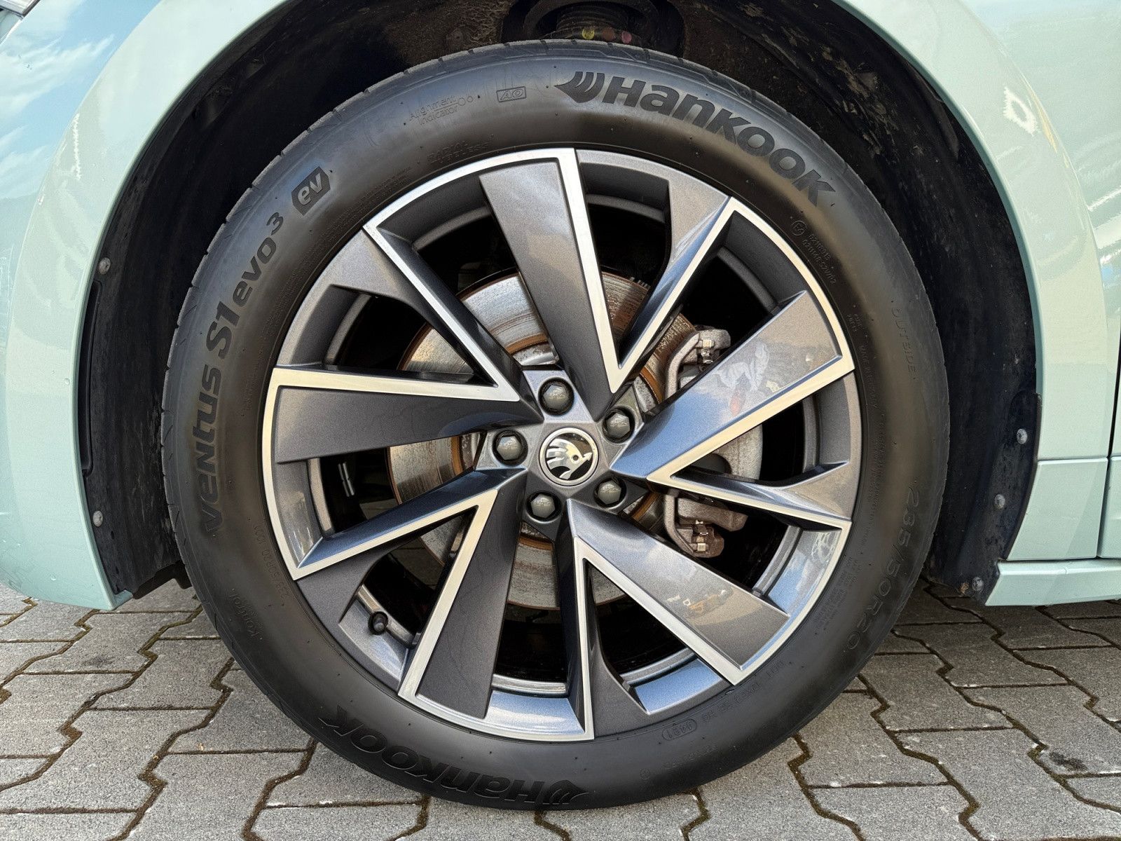 Enyaq 80X Sportline Wärmepumpe Matrix Kamera AHK