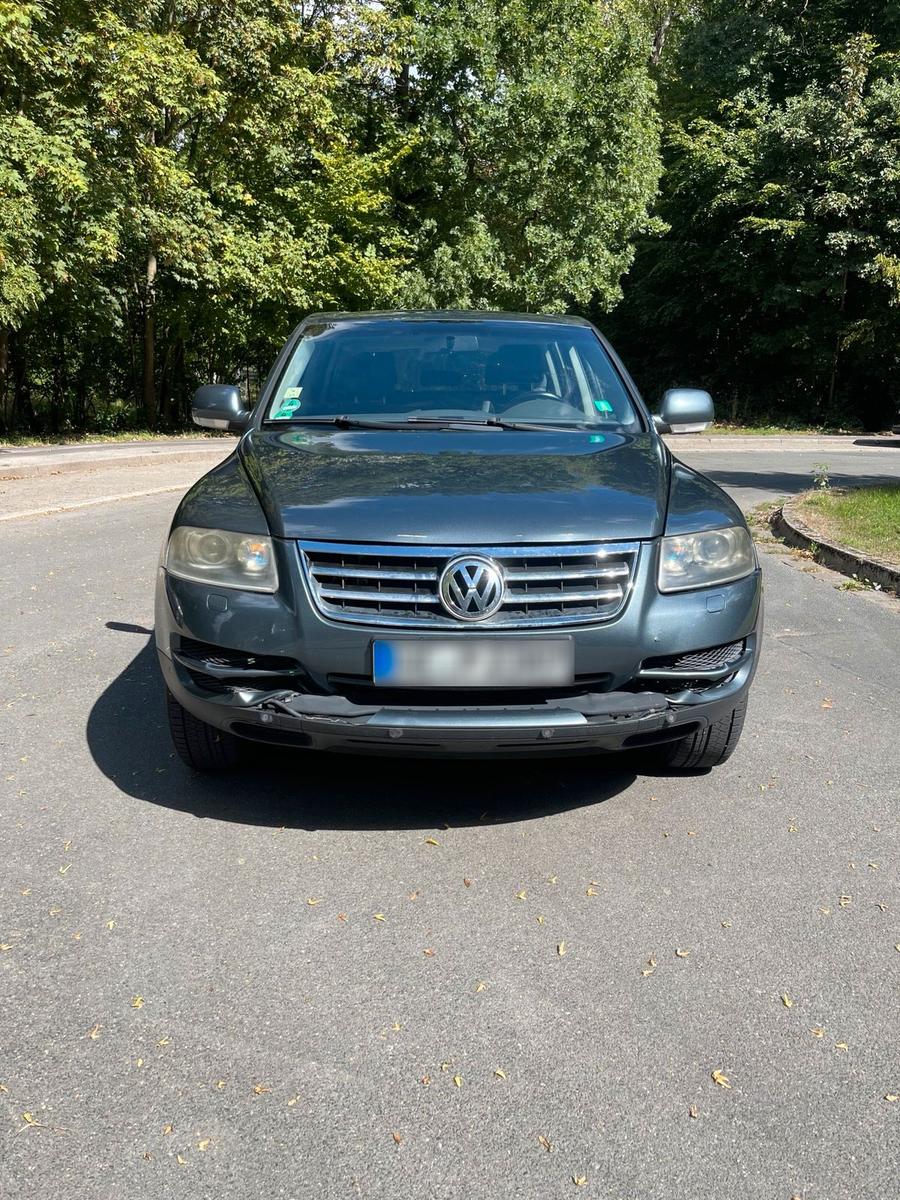 Volkswagen Touareg 2006 — rear view