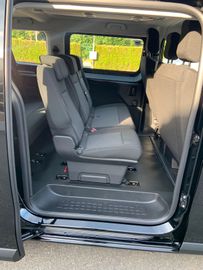 Bild 17 Opel Vivaro Kombi XL 9 Sitze 8 AT 5 Jahre Garantie