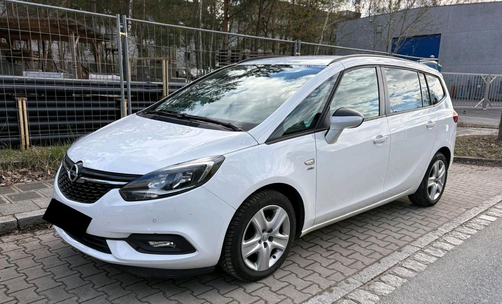 Image of Opel Zafira Tourer