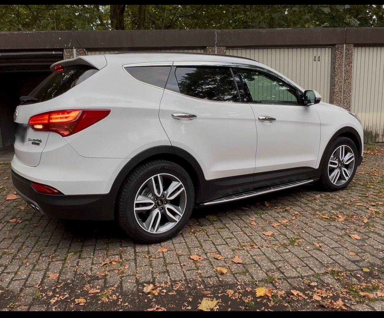 Hyundai SANTA FE