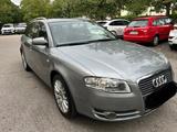 Audi A4 1.6 Avant  - Audi A4 mit Benzin-Antrieb: Kombi, 1.6