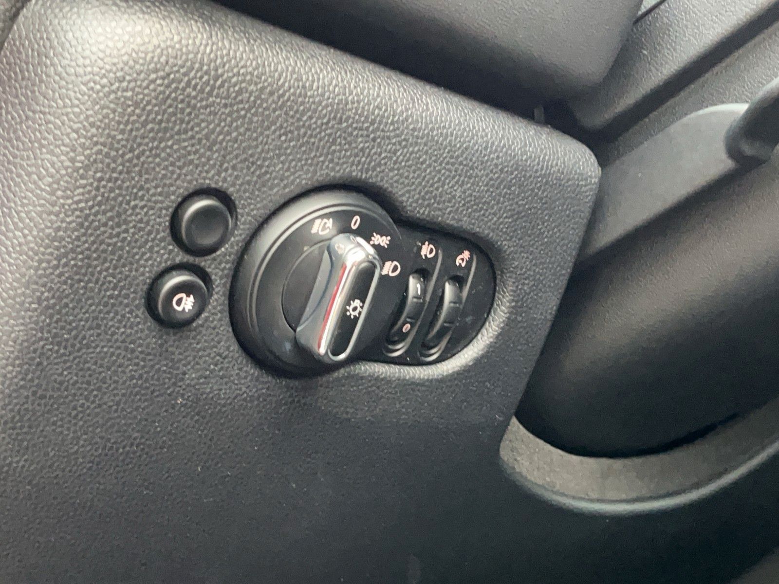 Fahrzeugabbildung MINI COOPER 5-trg.*Keyless*Navi*PDC*Aktionsangebot