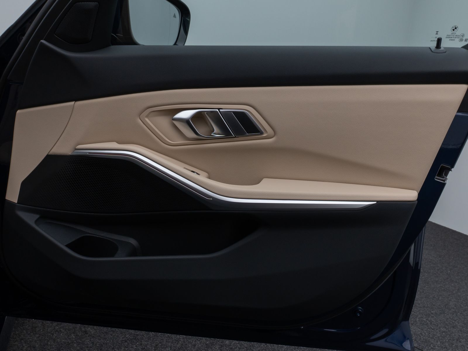 Fahrzeugabbildung BMW 330i xD Kamera DAB HiFi Leder Sportsitz Komfort