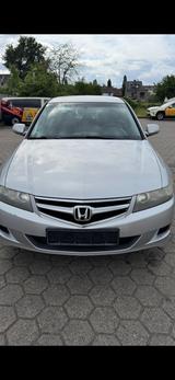 Honda Accord 2.2 i-CTDI 2007 silber 1 Hand