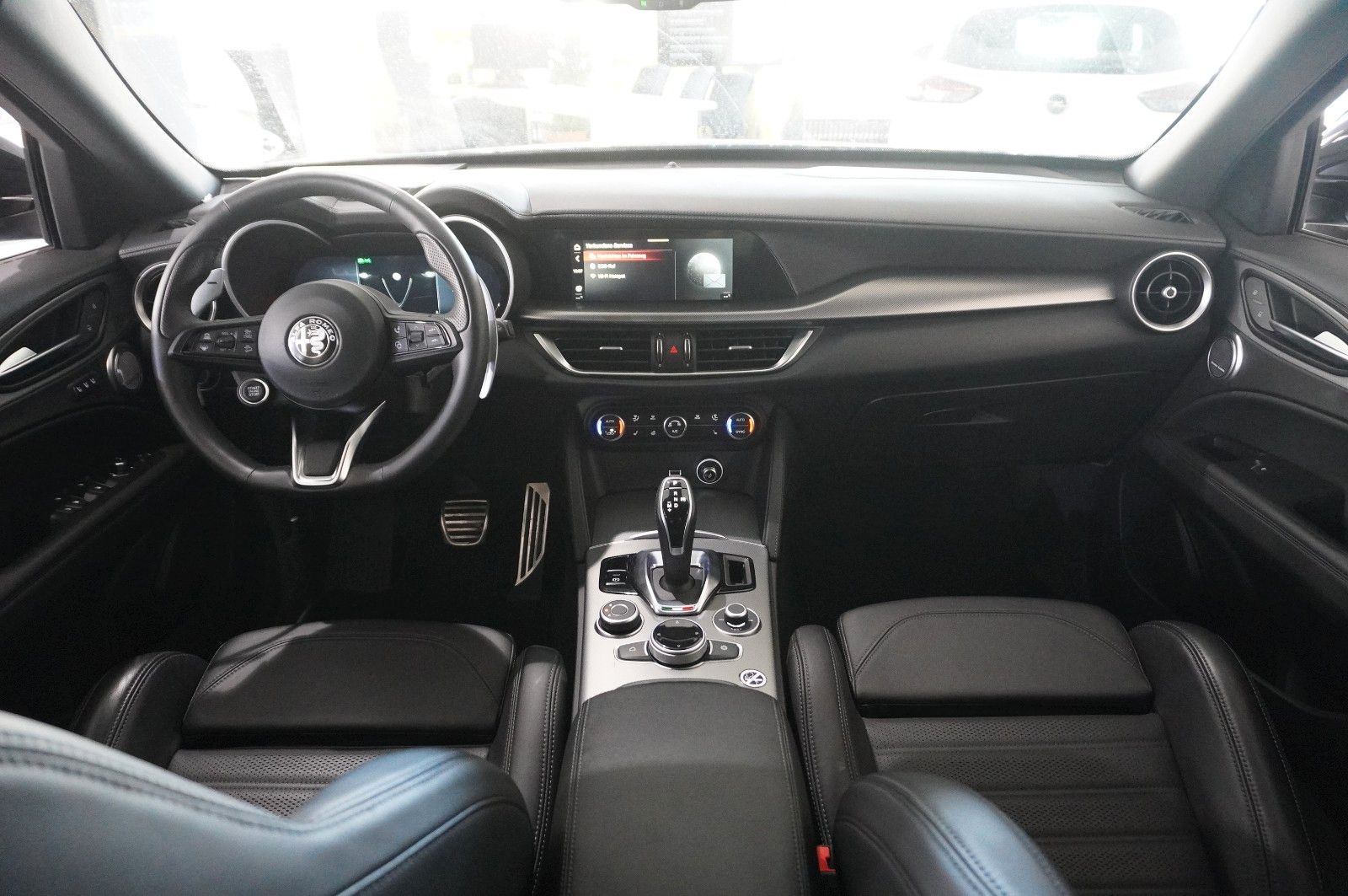 Fahrzeugabbildung Alfa Romeo Stelvio 2.2D VELOCE Q4 NAVI/LED/KAMERA/MATRIX/SH