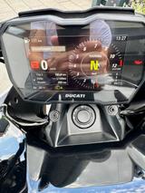 Ducati Diavel V4 - STREETFIGHTER 4
