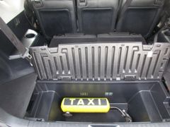 Fahrzeugabbildung Prius+ Comfort 7-Sitzer 1 Hand LED Keyless Entry